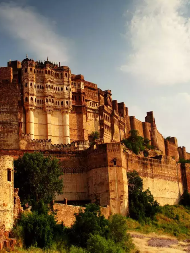 Top 10 Historical Forts in India
