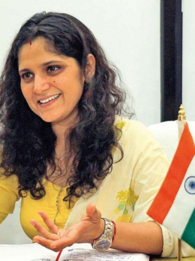 10 Female IAS Officers Who Continue To Inspire Us
