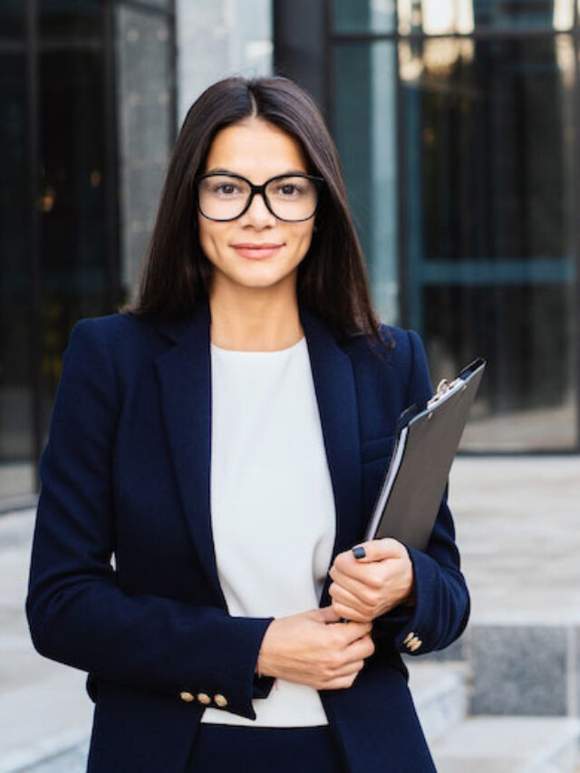 cropped-portrait-of-young-successful-businesswoman-wearing-glasses-and-looking-to-camera-professional-female_t20_bA0NWB.jpg